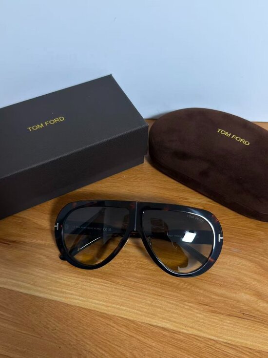 Tom Ford Sunglasses?️ main image 5